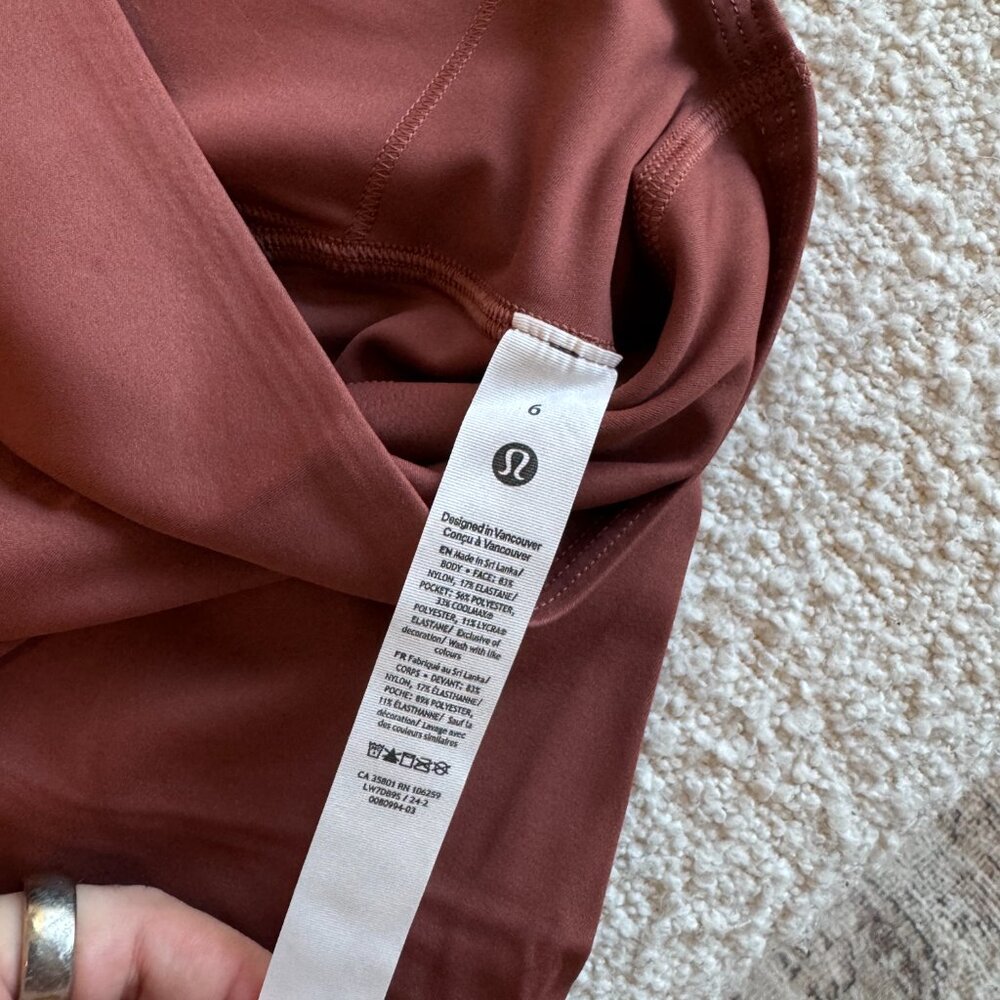 Lululemon Breezethrough High-Rise Short 6" - 6 - Picture 3 of 4